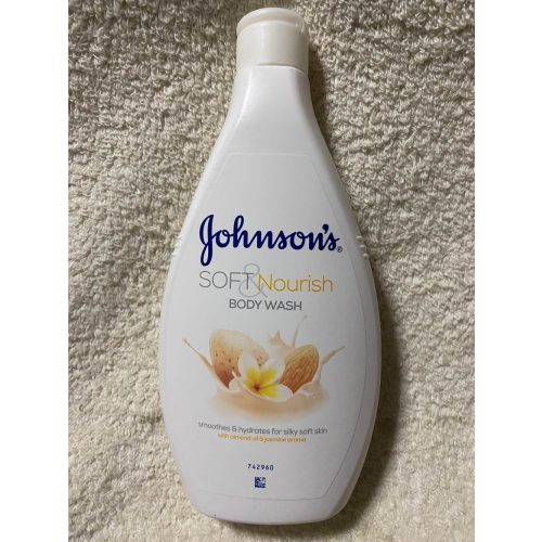 Johnson's tusfürdő 400 ml Soft Nourish Almond Oil&Jasmine Aroma